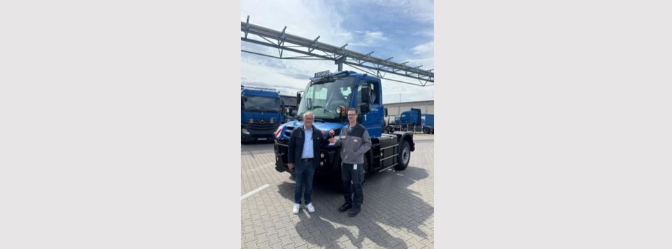 Handover of the ET 400 to Henkel