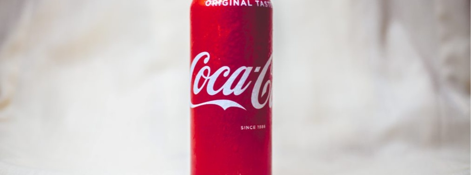 Eine normale Dose Coca Cola