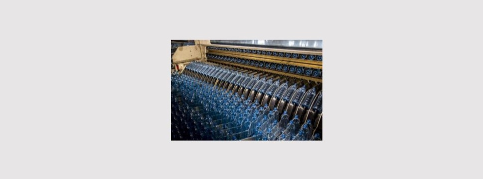 Going through at least twelve usage cycles, the high-quality returnable PET bottle is estimated to remain in use for three to four years.