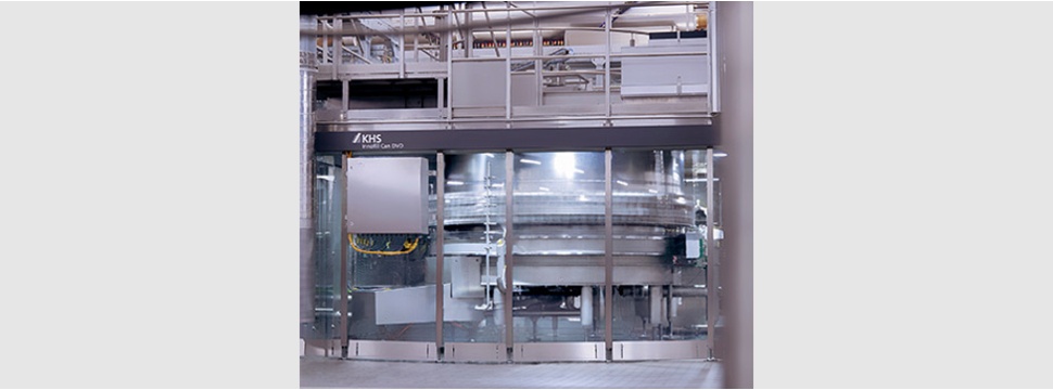 With a capacity of up to 99,000 cans per hour the KHS can filler is state of the art.