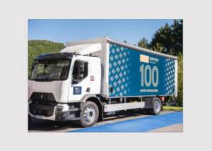 LKW mit Aufschrift 100 Jahre Orten Fahrzeugbau LKW mit Aufschrift 100 Jahre Orten Fahrzeugbau