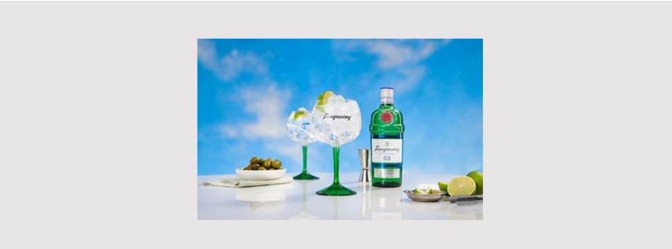 The new Tanqueray 0.0% - much more than an alcohol-free alternative. A true original.