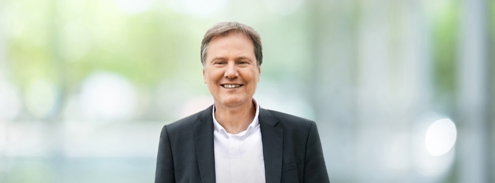 Symrise verlängert Vorstandsvertrag von Dr. Heinz-Jürgen Bertram