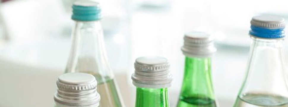 Aluminium closures for beverage bottles